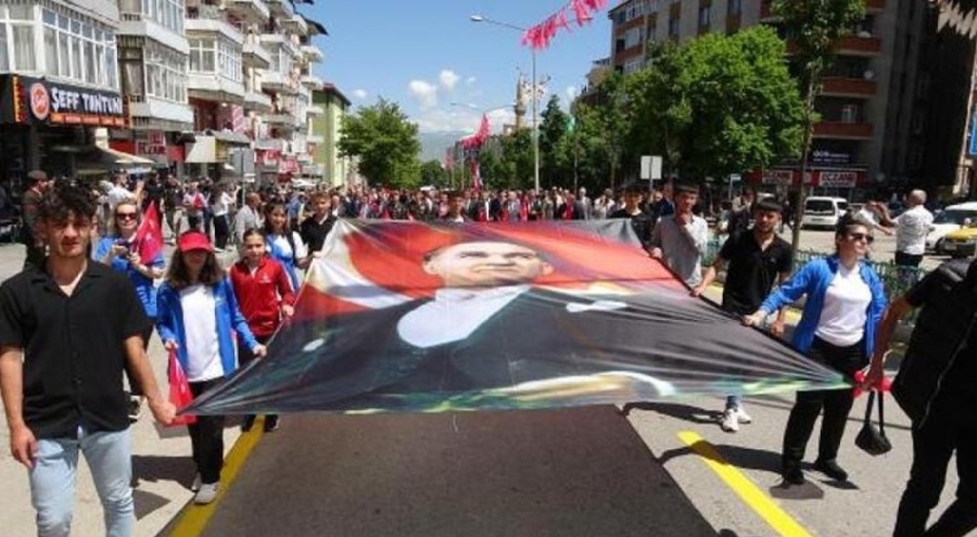 Atatürk'ün Erzurum'a gelişinin 104'üncü yıl dönümü coşkuyla kutlandı