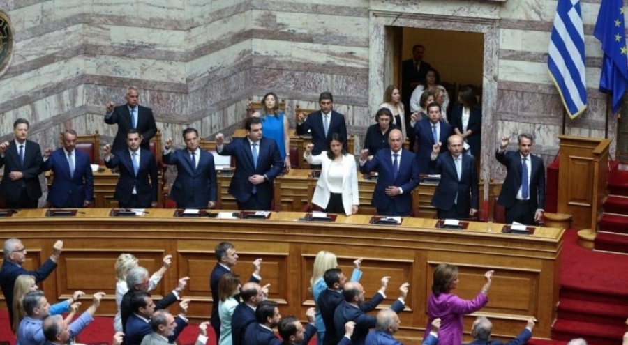 Yunanistan'da yeni milletvekilleri yemin etti
