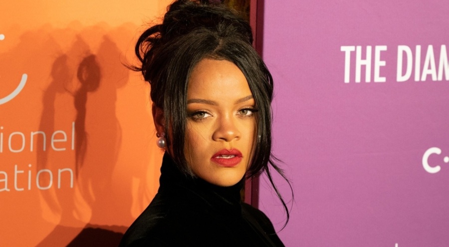 Rihanna dinlenme rekoru kırdı!