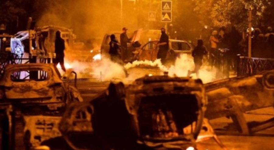 Fransa savaş alanına döndü! Fatura 1 milyar euro