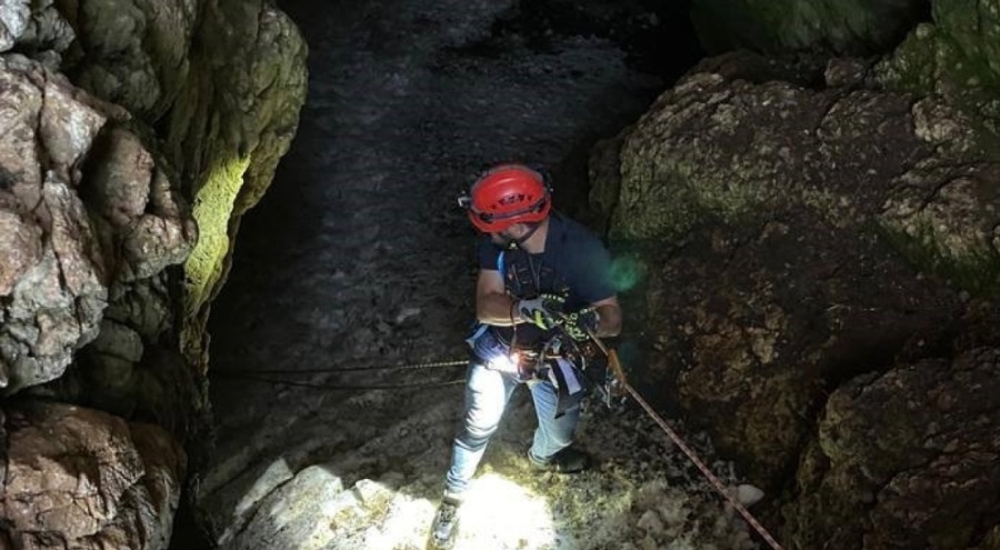 Buz Mağarası'nda can verdi