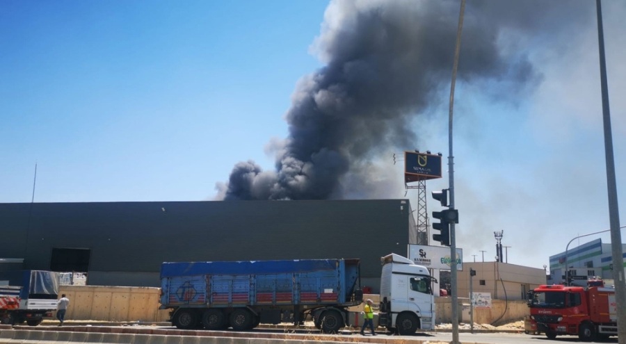 Gaziantep'te sağlık ürünleri fabrikasında yangın