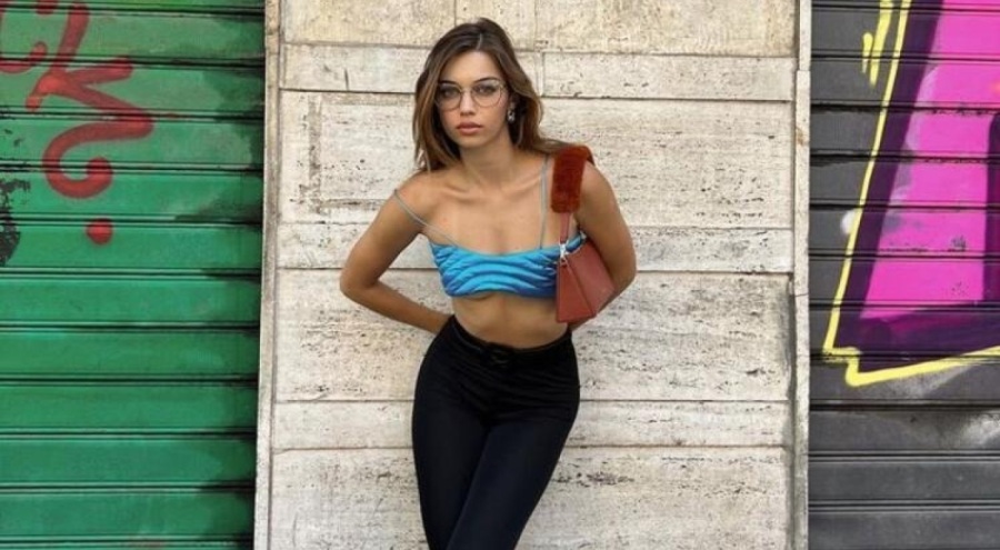 Afra Saraçoğlu yorganlı kombiniyle eleştirilerin hedefi oldu