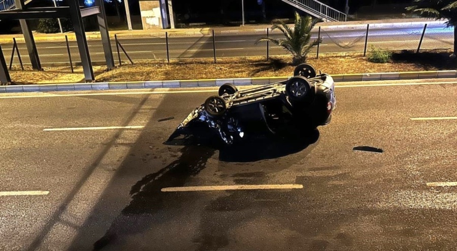 Edremit'te panelvan ile çarpışan otomobil takla attı