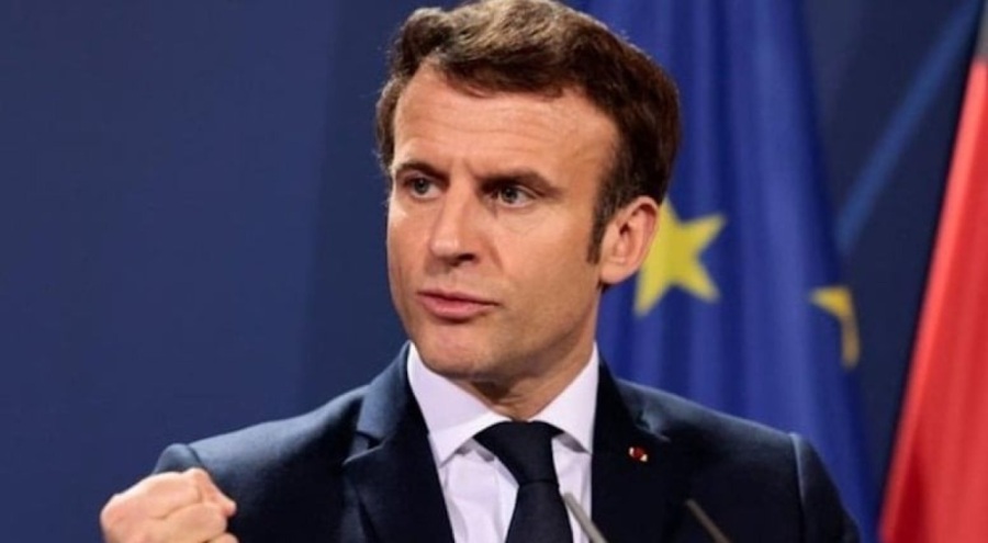 Macron: Çocukların ailelerine para cezası keselim