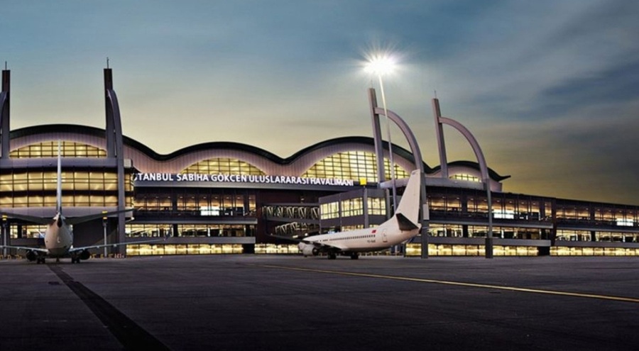 Havalimanı'nda iki gözaltı: Biri camı kırıp aprona girdi, diğeri atladı