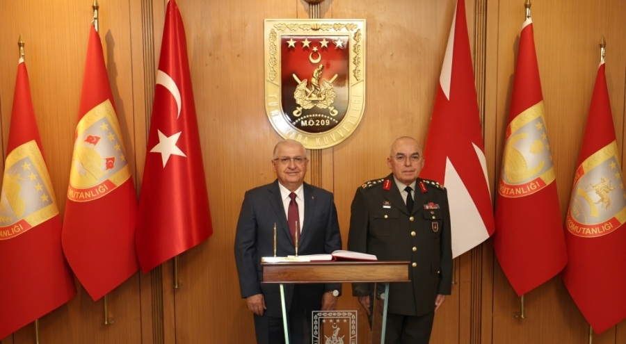 Bakan Güler'den kuvvet komutanlıklarına ziyaret ​