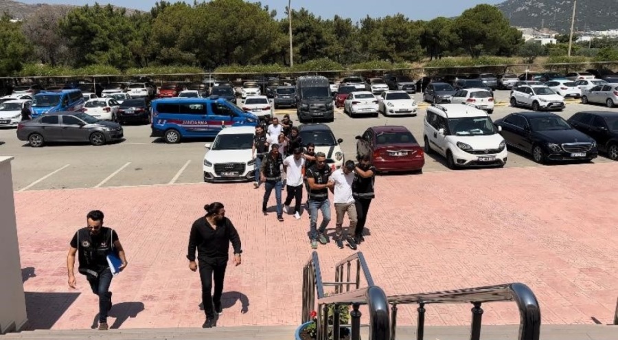 Mekan sahibiyle müşteriler arasında kavga çıktı