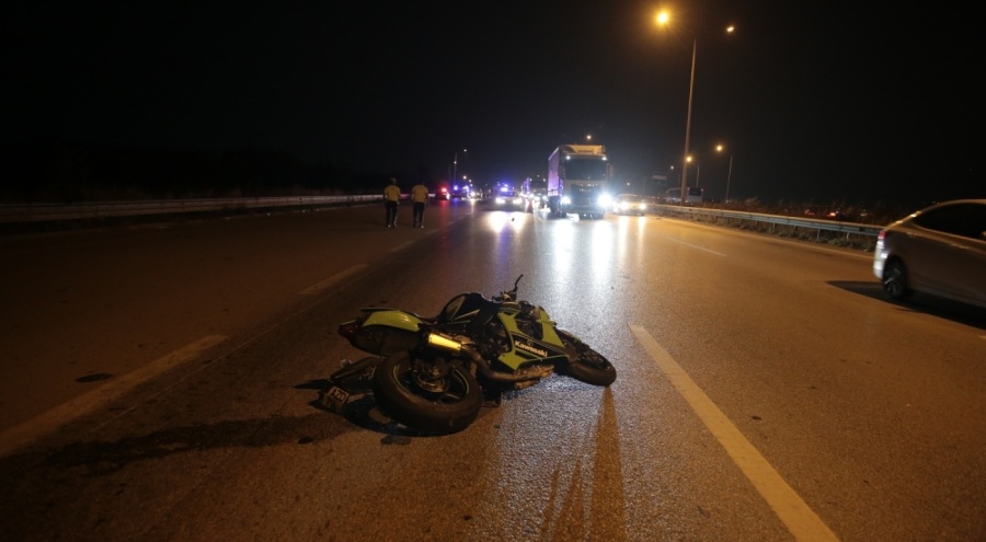 Bursa'da motosiklet devrildi: 2 kişi hayatını kaybetti