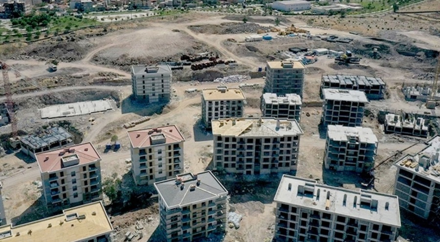 Bakan Özhaseki: Deprem konutları için usta arıyoruz