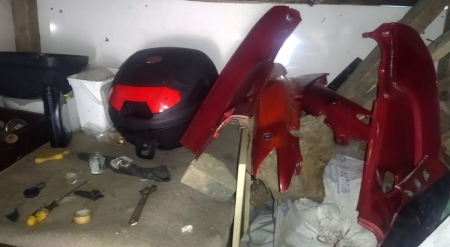 Bursa'da çalınan motosikletini dedektif gibi araştırarak arkadaşlarıyla buldu!