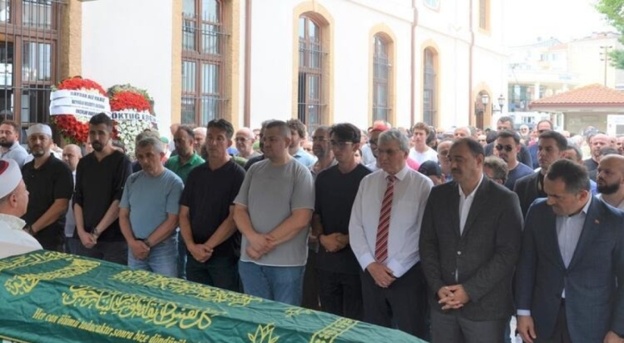 Milli sporcu Mete Gazoz'un dedesi toprağa verildi