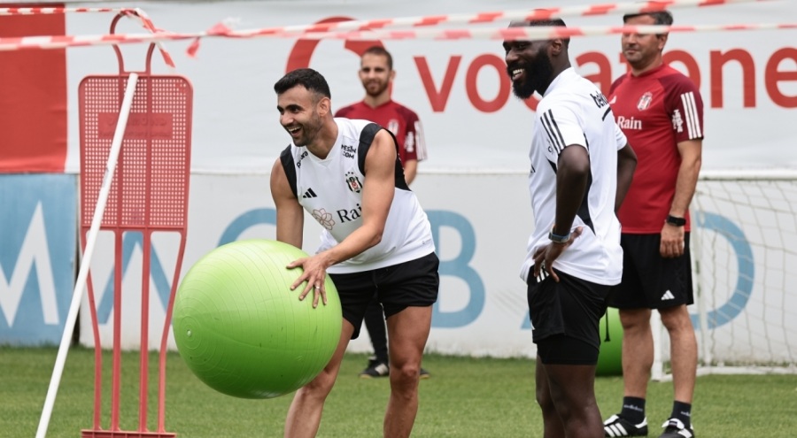 Beşiktaş'ta Aboubakar ve Masuaku antrenmanda yer aldı