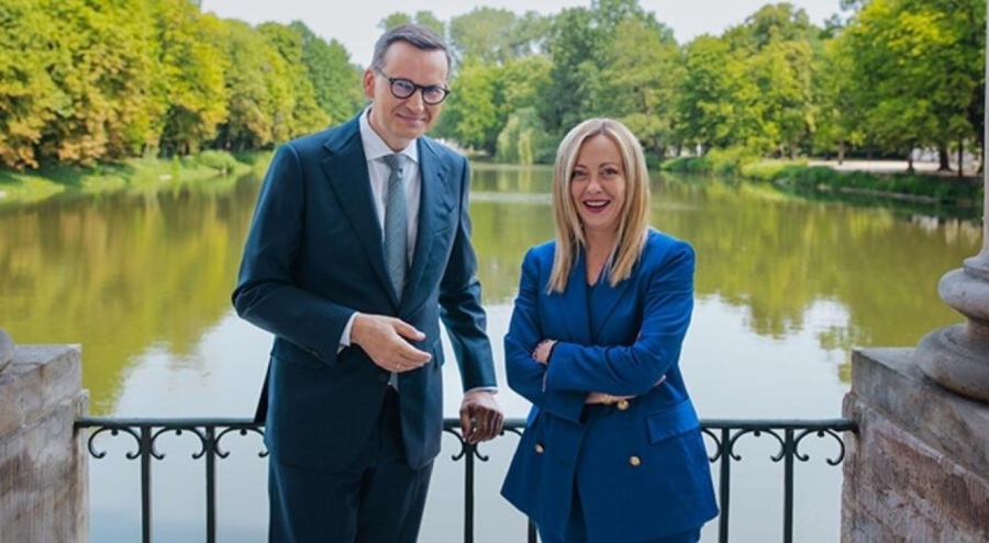 Polonya Başbakanı Morawiecki'den mülteci açıklaması!