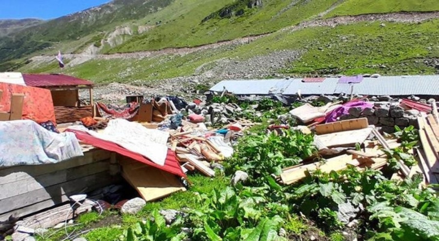 2 bin 400 rakımlı yaylalarda kar kalktı, hasar ortaya çıktı