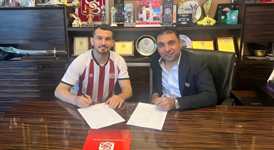 Emrah Başsan Kayserispor ile anlaştı