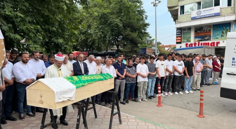 Bursa'da doğum gününde kazada hayatını kaybetmişti! Genç gözyaşlarıyla son yolculuğuna uğurlandı