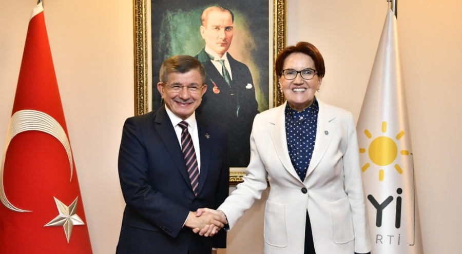 Akşener, Davutoğlu ile görüştü