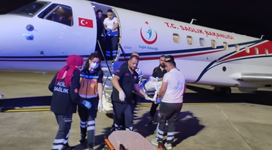 Hacda rahatsızlanan vatandaş uçak ambulansla Bursa'ya getirildi