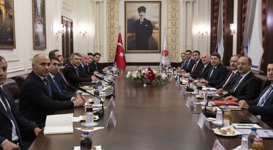 Bakan Tunç Azerbaycan heyetini ağırladı
