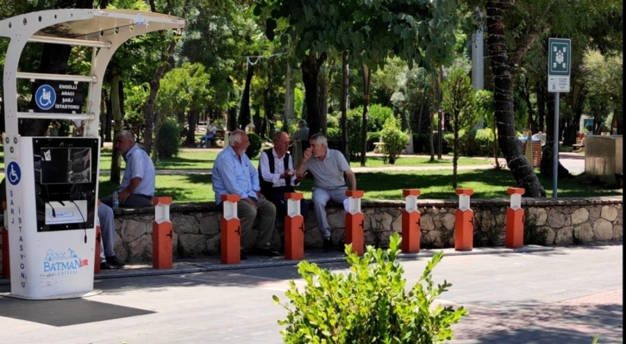 Sıcak saatlerde dışarı çıkmayın