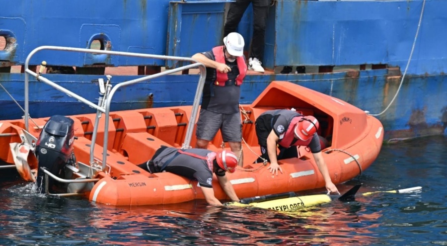 Deniz Kaşifi Marmara'da suya indirildi