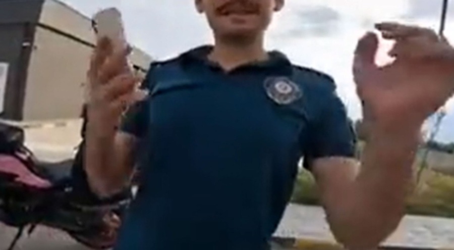 Yabancı uyruklu motosikletli kadınla diyaloğu gündem olan gümrük memuruna soruşturma