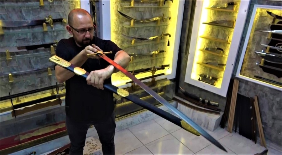 Bursa'da Topkapı Sarayı'ndaki eserin aynısını yaptı, görenler duygusal anlar yaşadı!