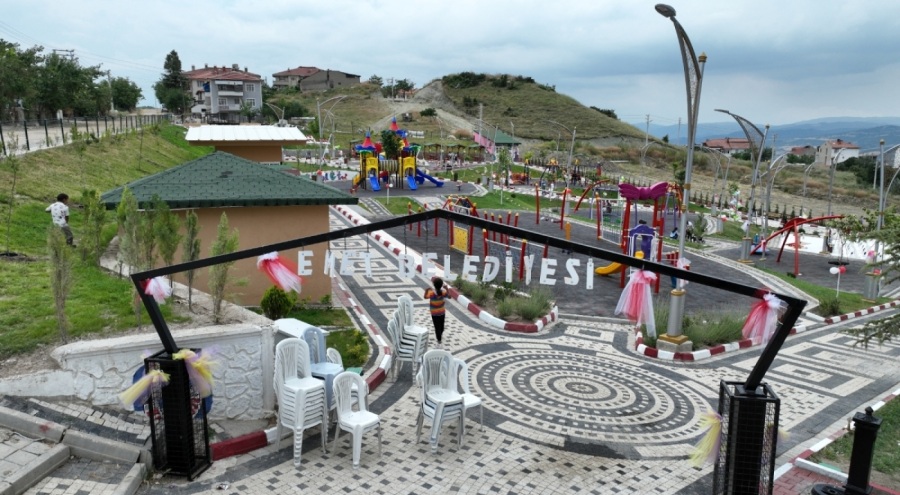 Kütahya Emet'te Bursa Millet Bahçesi hizmete sunuldu