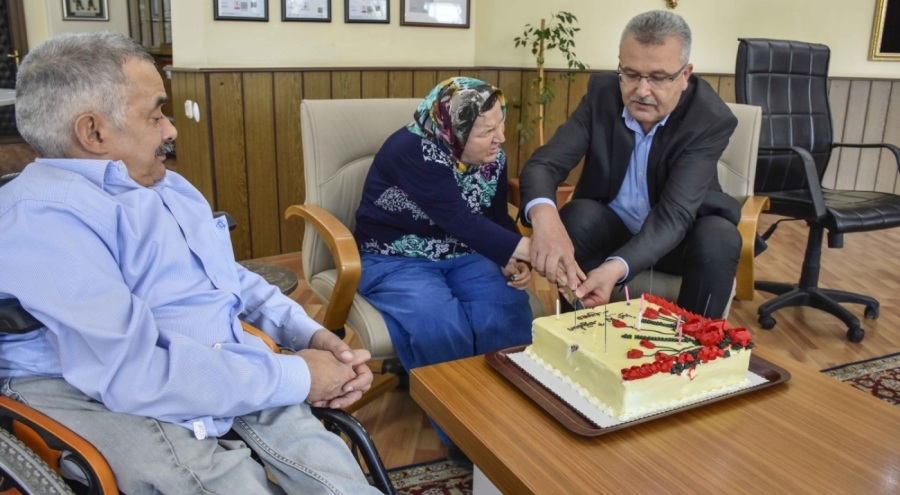 Bursa'da görme engelli Zeynep Karakuş'un doğum gününde isteği oldu!
