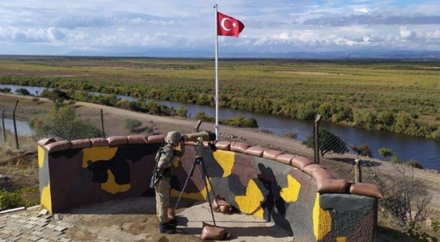 MSB: Yunanistan sınırında 2'si FETÖ'cü 3 şahıs yakalandı