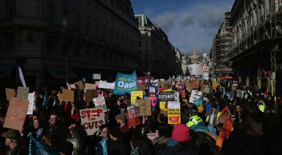 İngiltere'de öğretmenler ikinci kez grevde