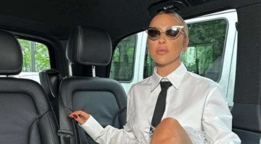 Hadise'nin bikinili pozuna yorum yağdı!