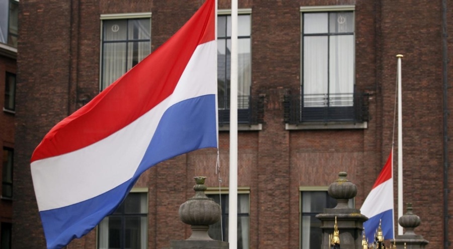 Hollanda'da hükümet düştü