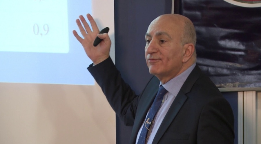 Ünlü iktisatçı Mahfi Eğilmez: Faiz politikasının faturası vatandaşa ödettiriliyor