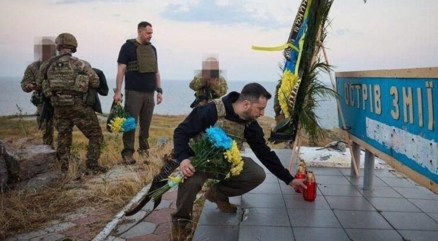 Zelenski'den Yılan Adası'na ziyaret