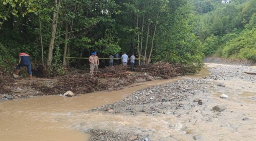 Samsun'da sele kapılan kadın hayatını kaybetti