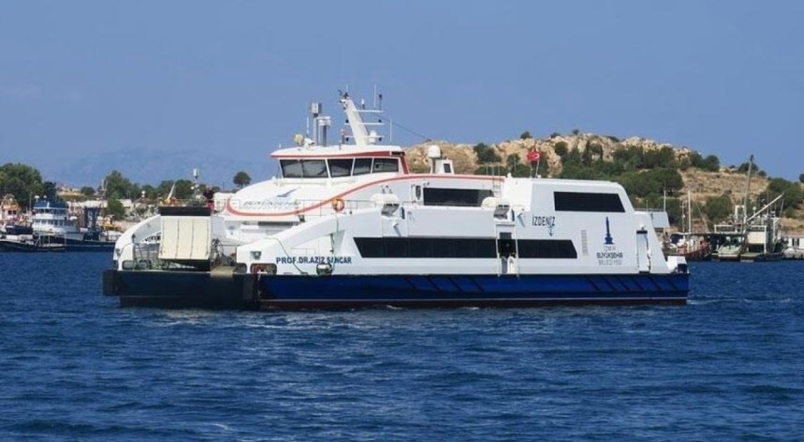 İzmir'de arabalı vapur seferleri tekrar başladı