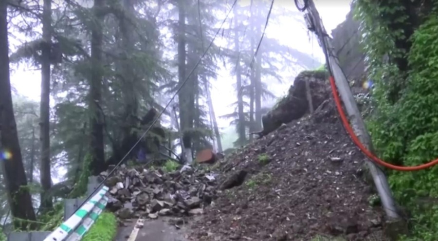 Hindistan'da şiddetli yağışlar 15 can aldı