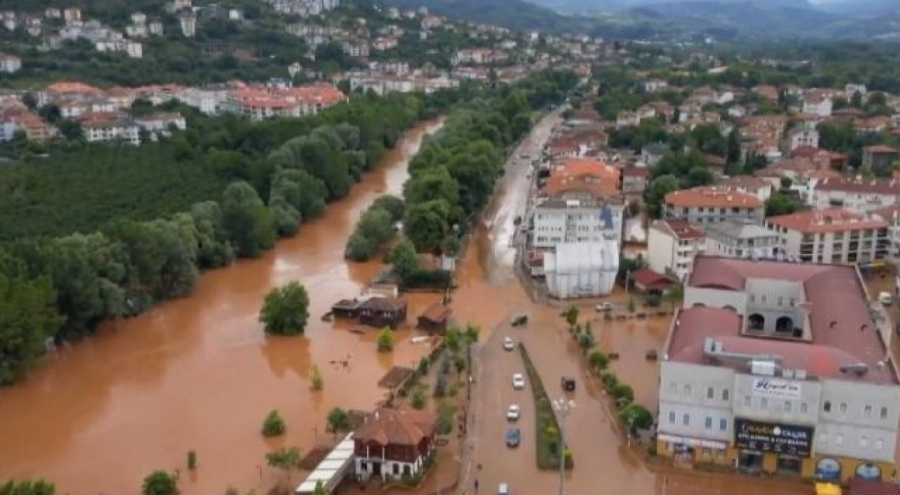 Bartın'da sağanak sonrası temizlik çalışmaları start aldı