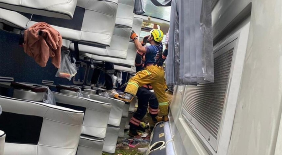 Tayland'da turist otobüsü kaza yaptı!