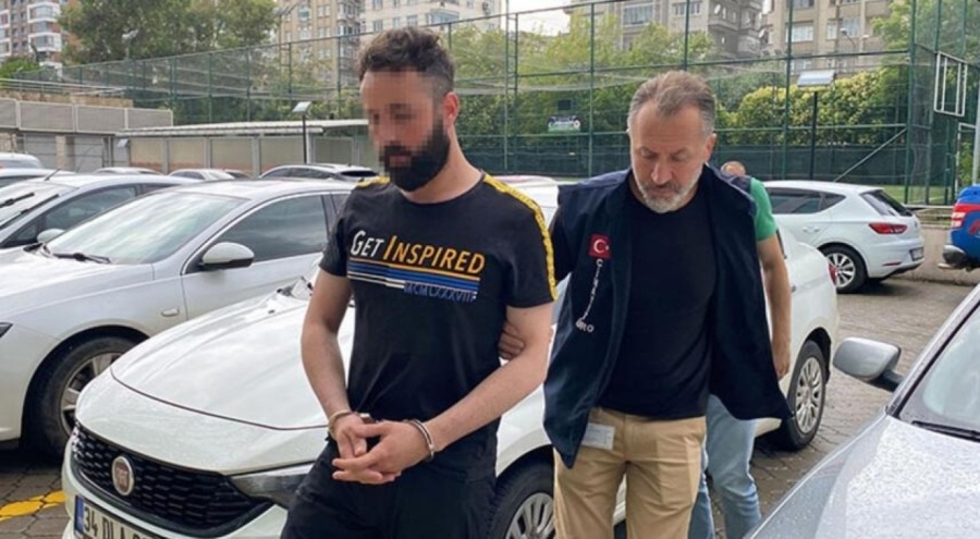 Sesleri duyup çıktığı balkonda omzundan yaralandı!