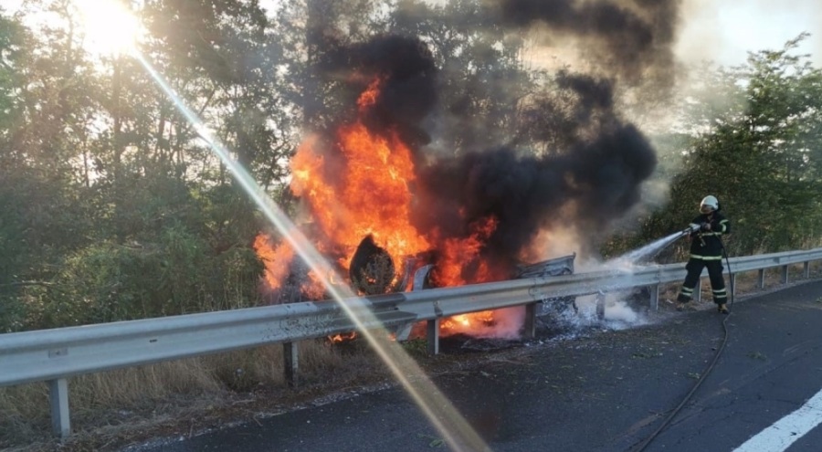 Tekirdağ'da takla atarak yanan araçta can verdi