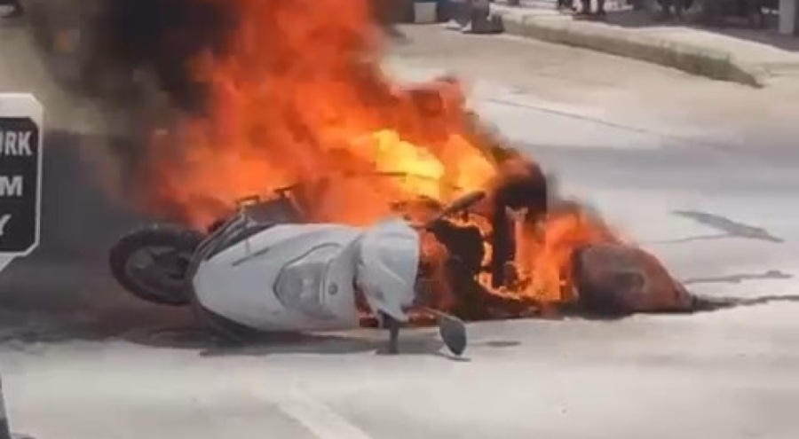 Bursa'da motosiklet cayır cayır yandı!