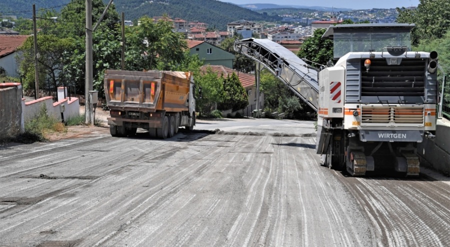 Bursa Osmangazi'de asfalt çalışmaları devam ediyor