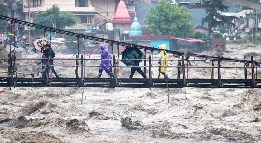 Hindistan'da sel ve heyelandan ölenlerin sayısı 80'e çıktı