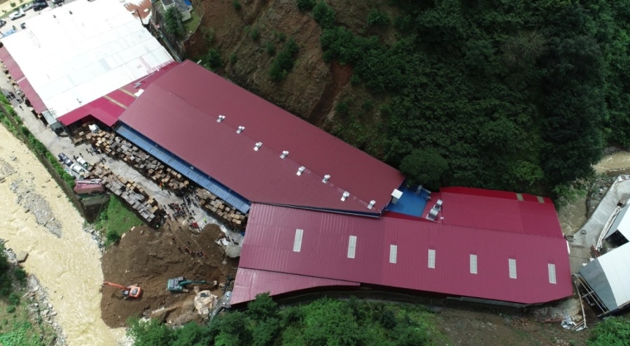 Giresun'da fabrikada göçük altında kalan işçiden iletişim kesildi