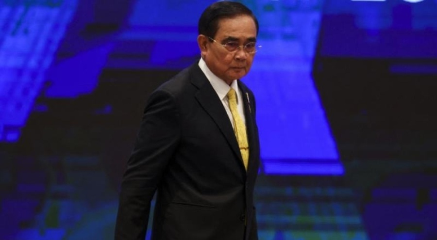 Tayland Başbakanı siyaseti bıraktı