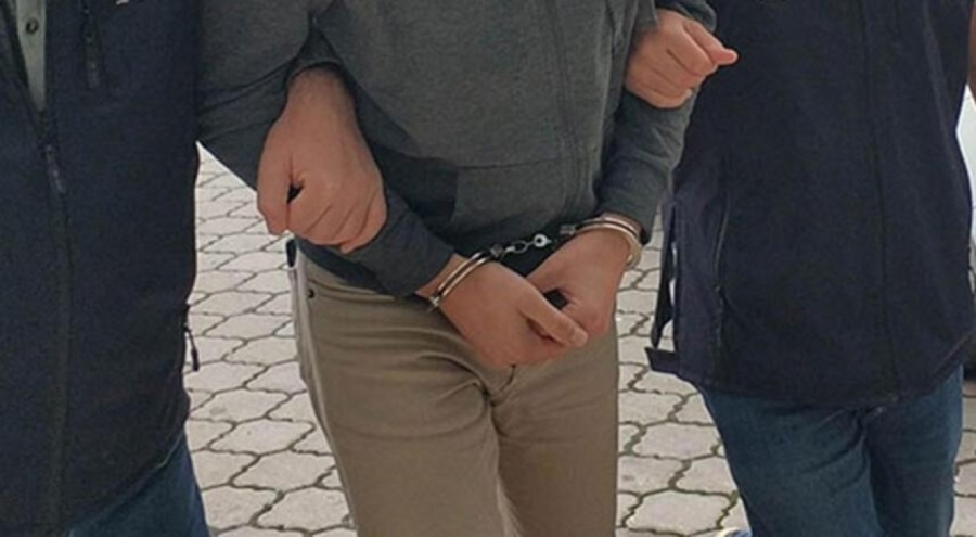 16 yaşındaki çocuğa kendisini polis olarak tanıtarak istismarda bulundu!