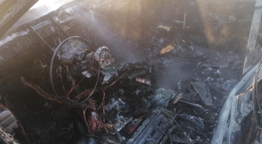 Seyir halindeki otomobil yandı